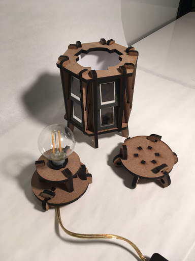 35mm Art Slide Lamp: Showing internal components and rotating latch mechanism.