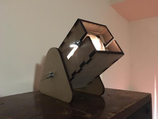Short-throw slide projector